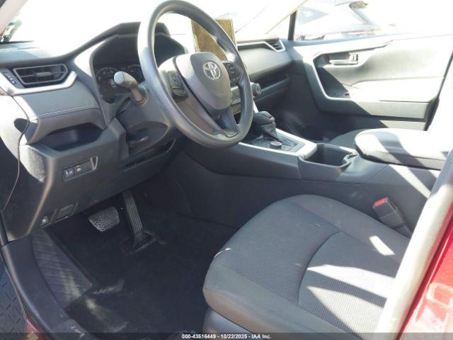 Toyota RAV4 Le Image 19