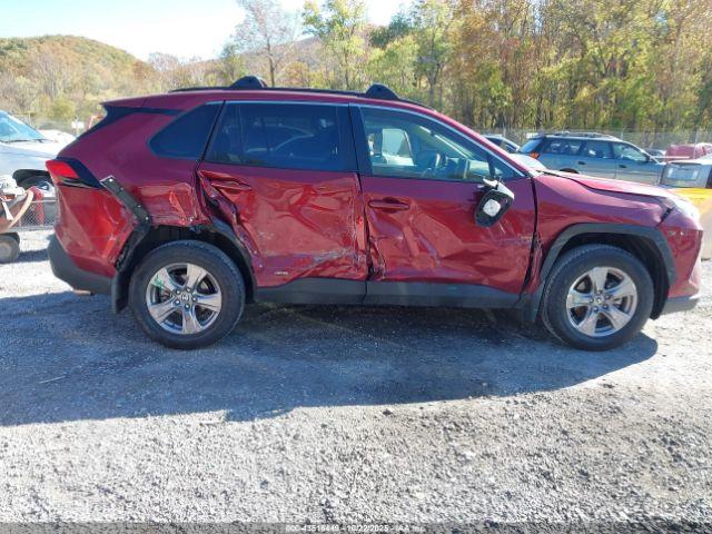 Toyota RAV4 Le Image 10