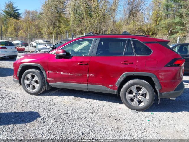 Toyota RAV4 Le Image 9