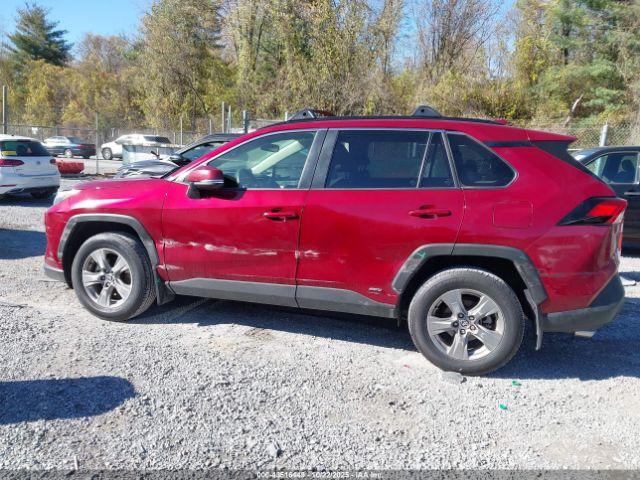 Toyota RAV4 Le Image 9