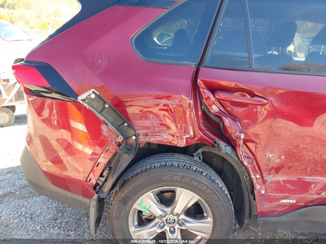 Toyota RAV4 Le Image 14