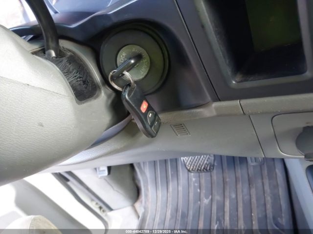 Nissan Nv Sv V6 Image 15