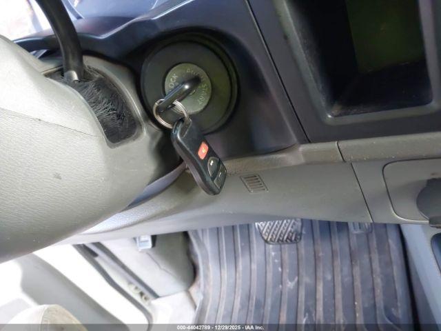 Nissan Nv Sv V6 Image 15