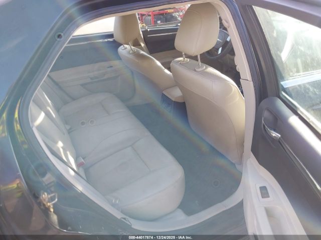 Chrysler 300 Touring Image 4