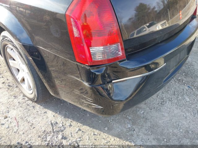 Chrysler 300 Touring Image 10