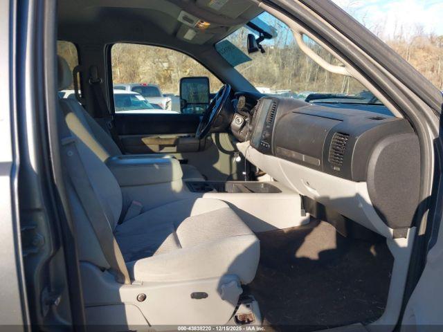 Chevrolet Silverado 2500 Lt2 Image 9