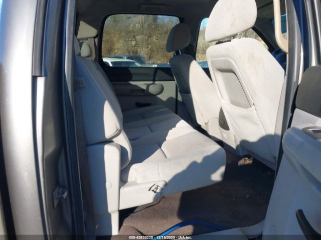 Chevrolet Silverado 2500 Lt2 Image 13