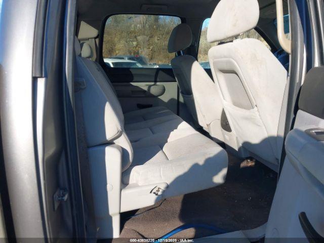 Chevrolet Silverado 2500 Lt2 Image 13