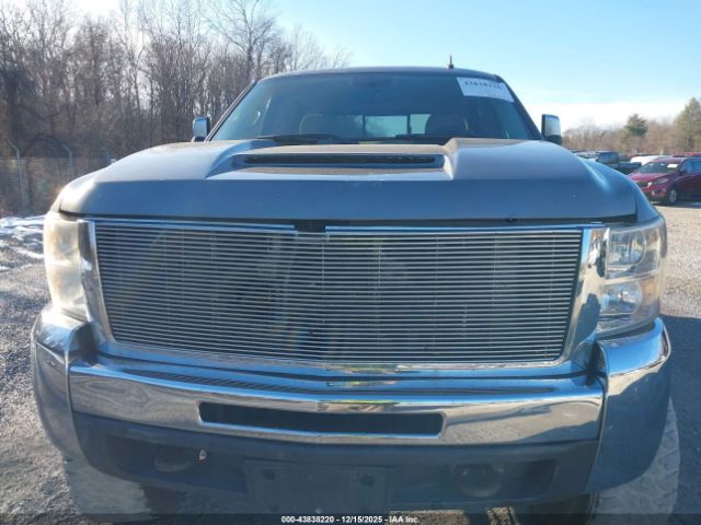 Chevrolet Silverado 2500 Lt2 Image 3