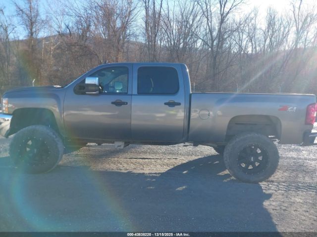 Chevrolet Silverado 2500 Lt2 Image 5