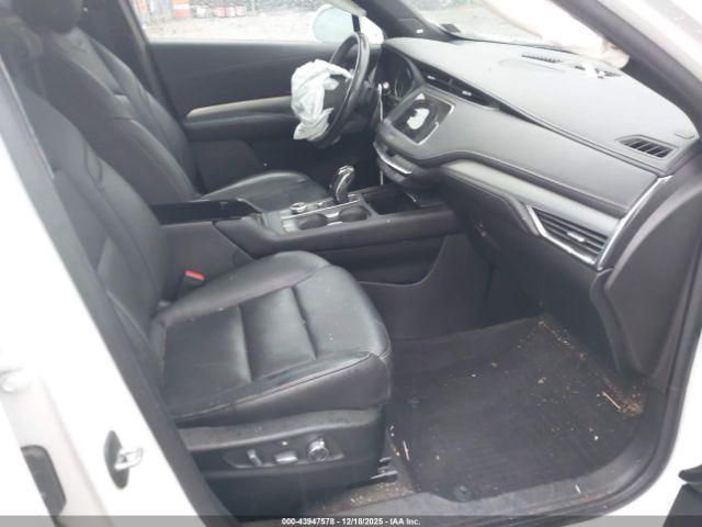 Cadillac XT4 Premium Luxury Image 14