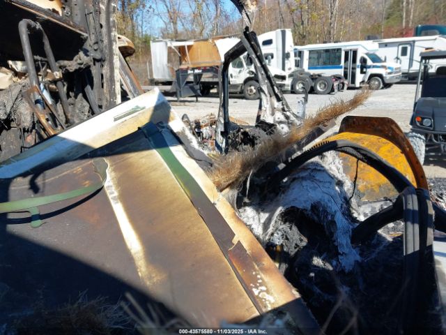 Freightliner Cascadia 125 Image 2
