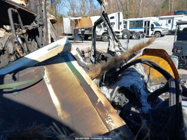 Freightliner Cascadia 125 Image 2