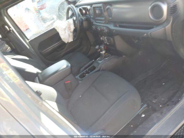 Jeep Gladiator Willys 4x4 Image 12