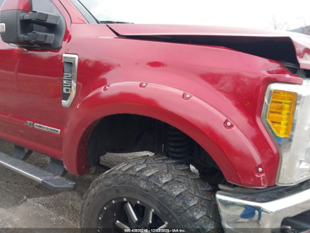 Ford F-250 Lariat Image 14