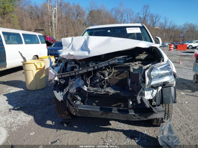 Lexus Gx Premium Image 7