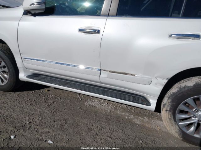 Lexus Gx Premium Image 11