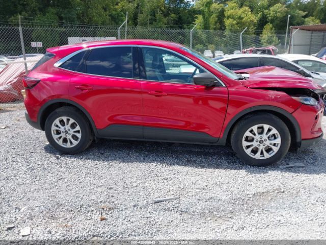 Ford Escape Active Image 3