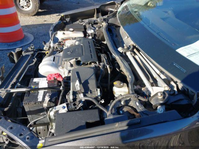 Toyota RAV4 Xle Image 3