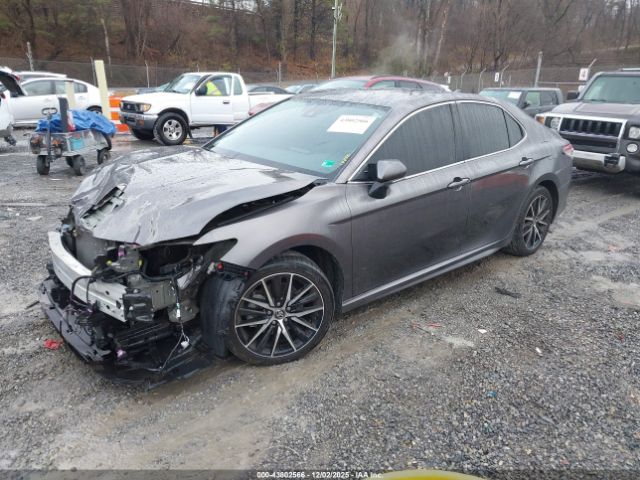 Toyota Camry Se Image 9