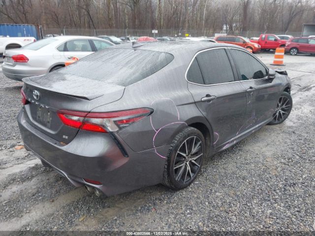 Toyota Camry Se Image 5