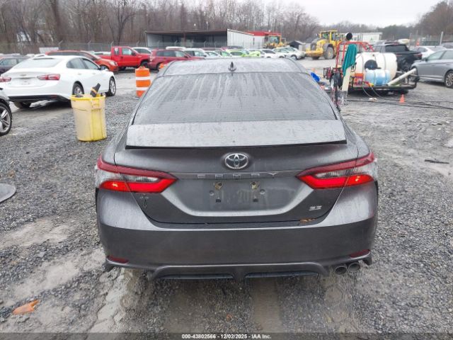 Toyota Camry Se Image 14