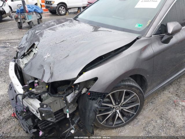 Toyota Camry Se Image 2