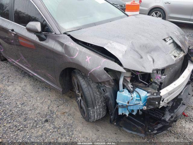 Toyota Camry Se Image 15