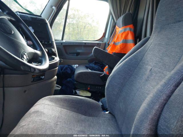 Freightliner Cascadia 125 Image 13