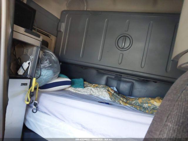 Freightliner Cascadia 125 Image 6