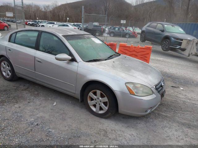  Salvage Nissan Altima