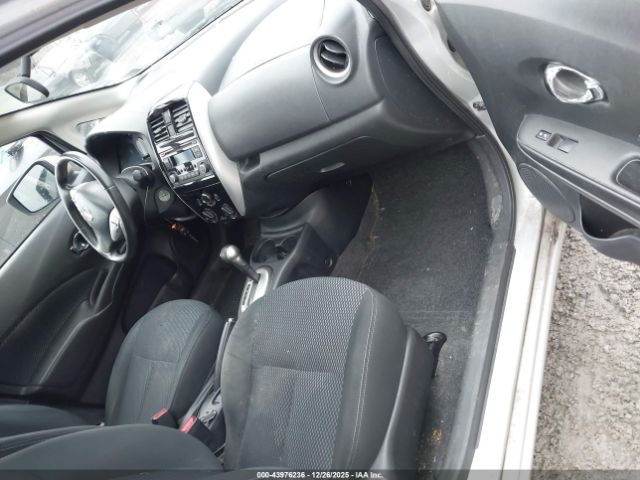 Nissan Versa Image 5