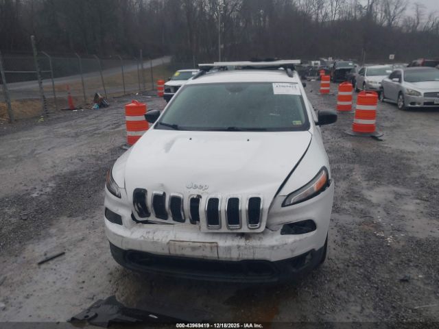 Jeep Cherokee Sport Fwd Image 10