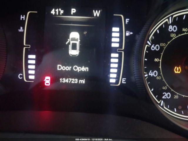 Jeep Cherokee Sport Fwd Image 2