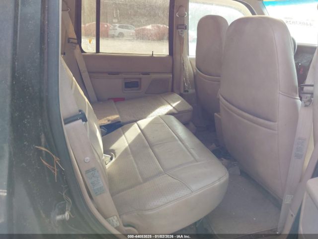 Ford Explorer Image 9