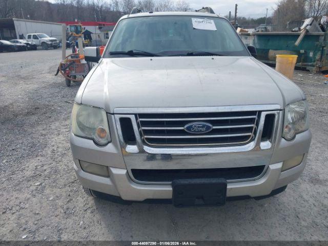 Ford Explorer Limited Image 5