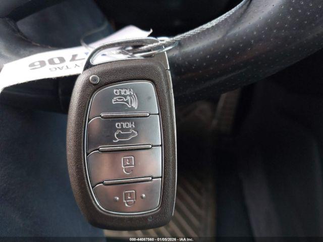 Hyundai TUCSON Night Image 11