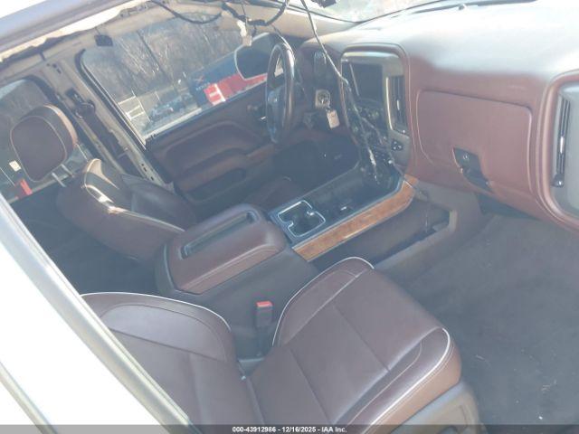 Chevrolet Silverado 1500 High Country Image 12