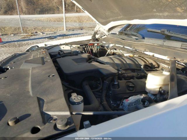 Chevrolet Silverado 1500 High Country Image 13