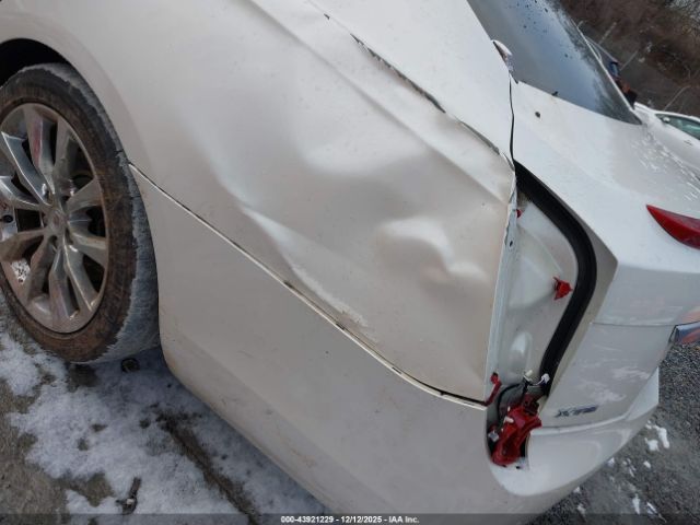 Cadillac XTS Premium Image 14