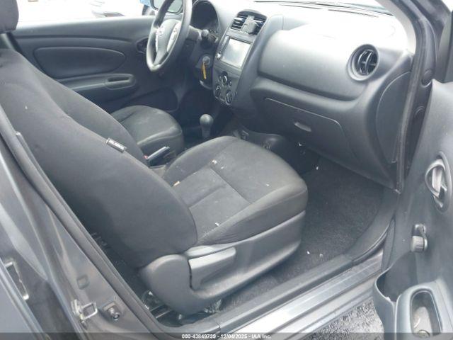 Nissan Versa 1.6 S+ Image 6