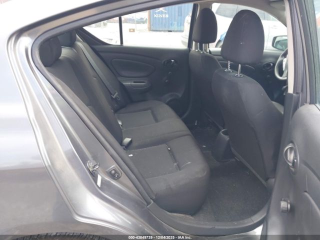 Nissan Versa 1.6 S+ Image 4