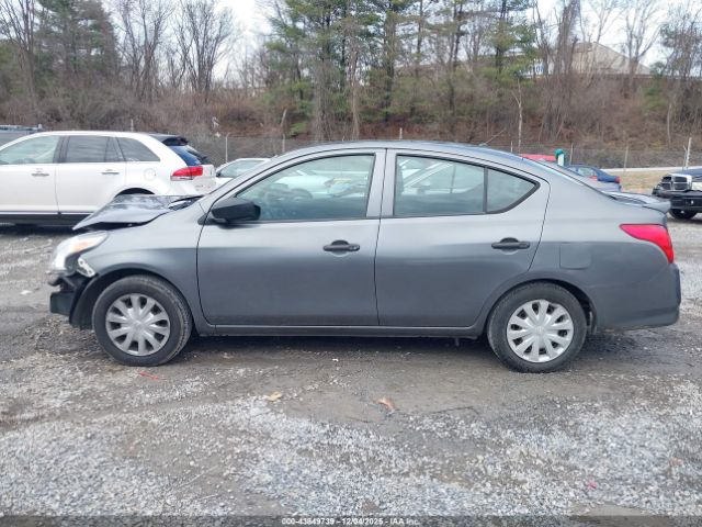 Nissan Versa 1.6 S+ Image 10