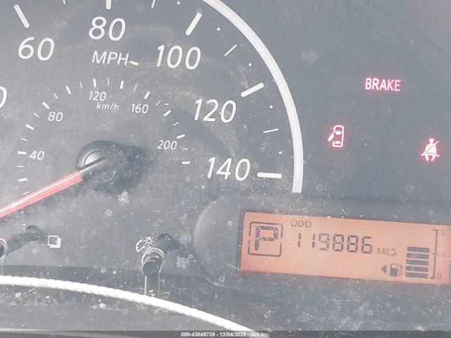 Nissan Versa 1.6 S+ Image 8