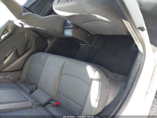 Chevrolet Cruze Lt Auto Image 3