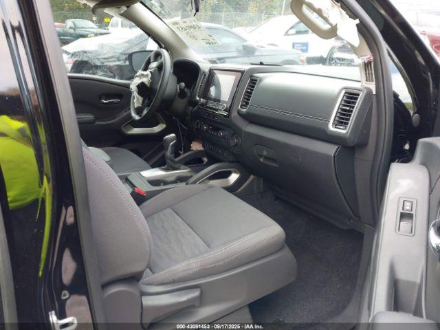 Nissan Frontier Sv 4x4 Image 19