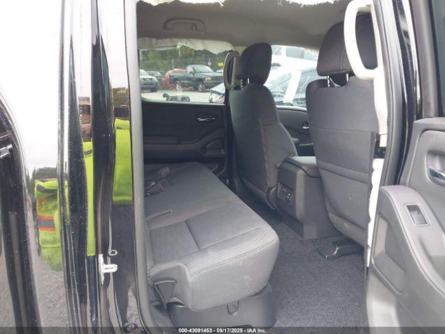 Nissan Frontier Sv 4x4 Image 6