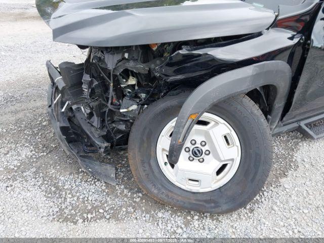 Nissan Frontier Sv 4x4 Image 11