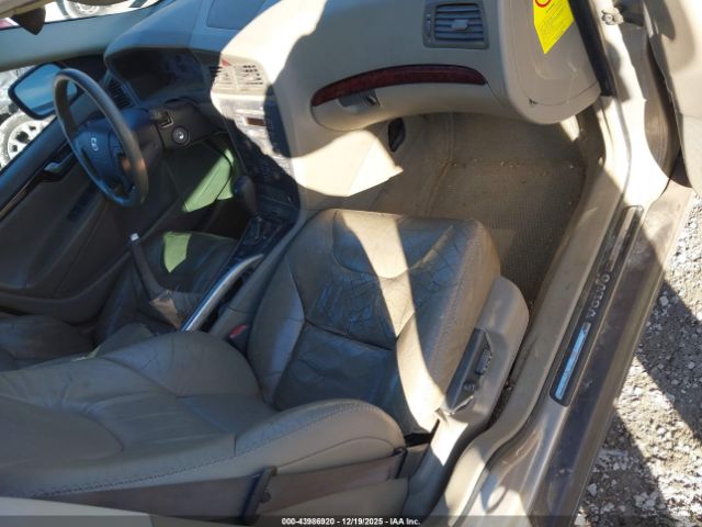 Volvo XC70 2.5t Image 9