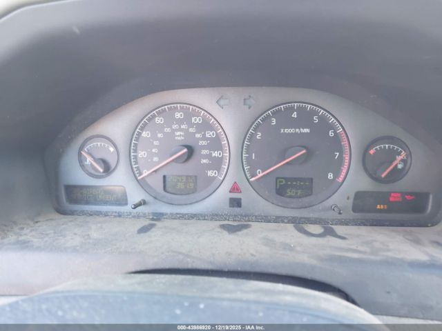 Volvo XC70 2.5t Image 14